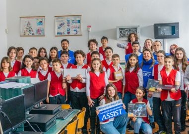 Fundația Umanitară ASSIST equipped School no. 3 in Suceava with robotics equipment!