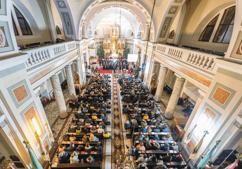 Donatii_de_74000_de_lei_pentru_sectia_de_pediatrie_la_Concertul_Caritabil_de_Craciun_organizat_de_Fundatia_Umanitara_ASSIST_Suceava