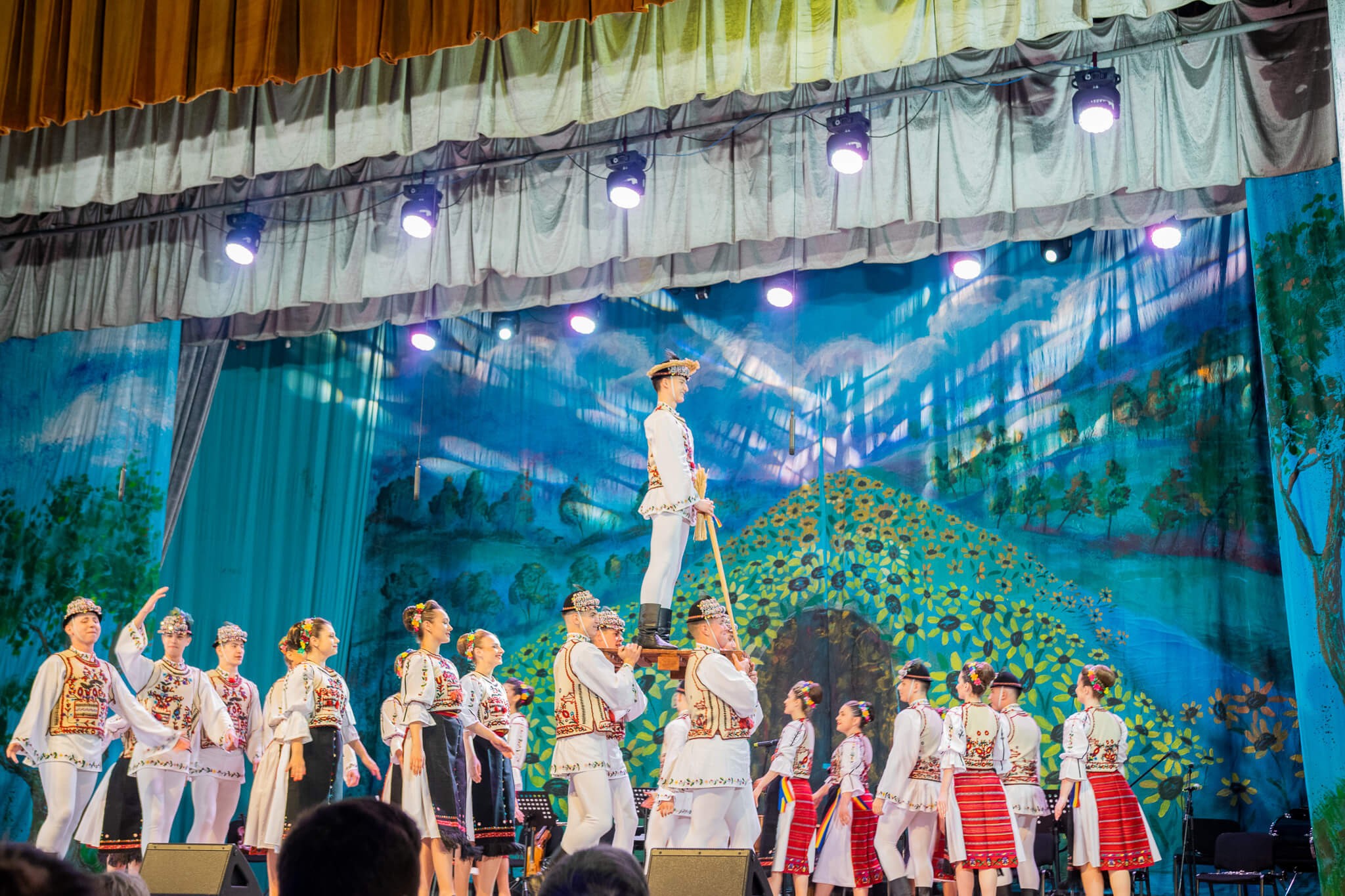 Spectacol_Aniversar_Arcanul_Fundatia-Umanitara_ASSIST_Suceava_6