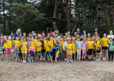 Wohltätigkeit durch Kunst: Kaufen Sie ein Gemälde und unterstützen Sie unsere wohltätigen Aktionen