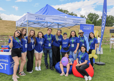 Wie wir Kindern die Freude des Gebens beibringen können: 5 Freiwilligenaktivitäten