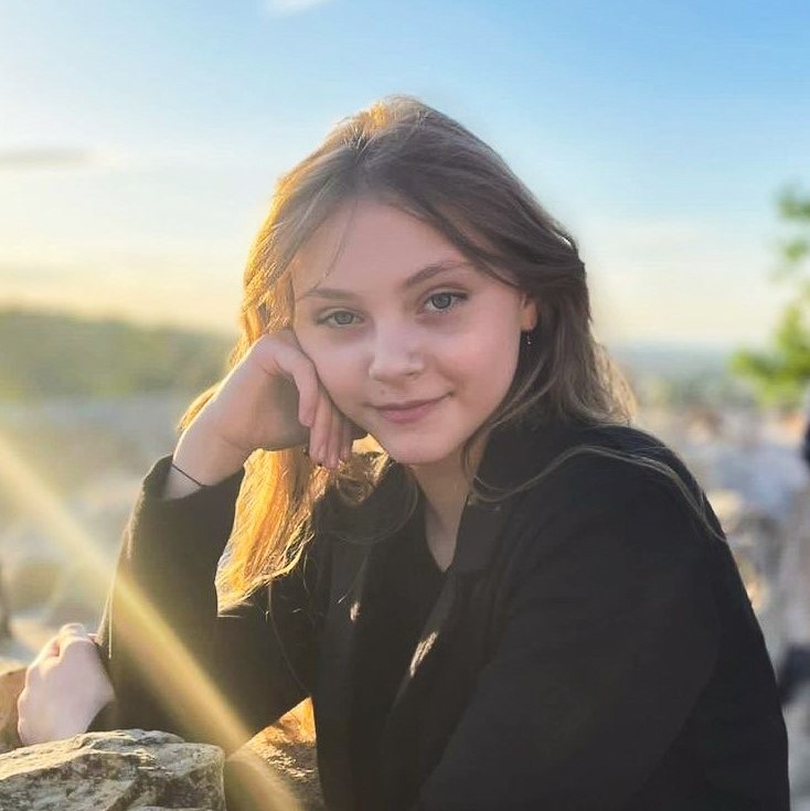 Fundatia Umanitara ASSIST - Fundraising for a 12-year-old student with S-shaped scoliosis