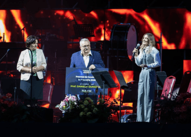 Fundația Umanitară ASSIST a decernat Premiul de Excelență în Educație 2026 profesoarei Daniela Dungeanu
