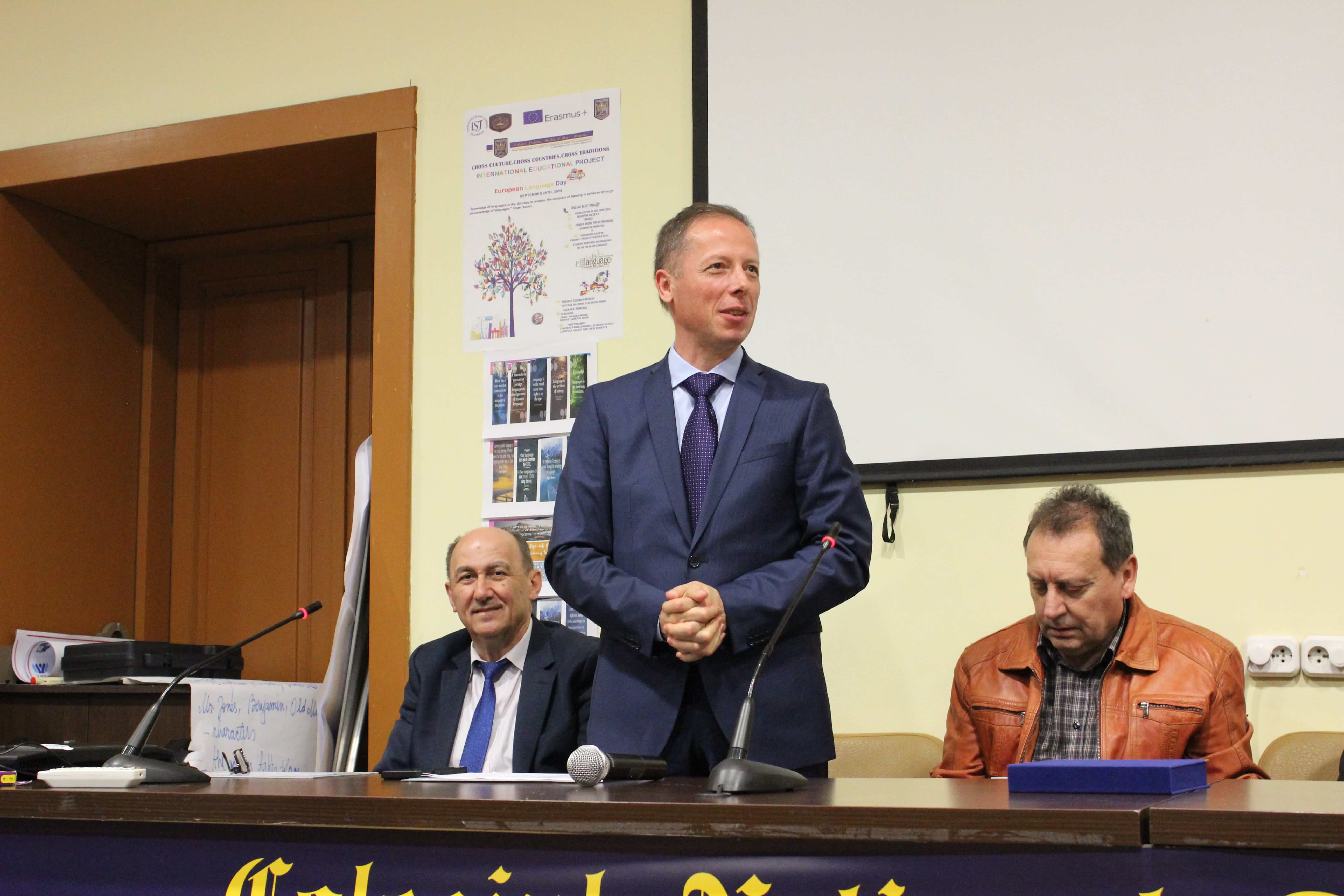 Fundatia_Umanitara_ASSIST_a_sponsorizat_doua_competitii_scolare_desfasurate_in_Suceava