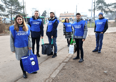 Gifts and joy offered by Fundația Umanitară ASSIST to disadvantaged families during the holidays