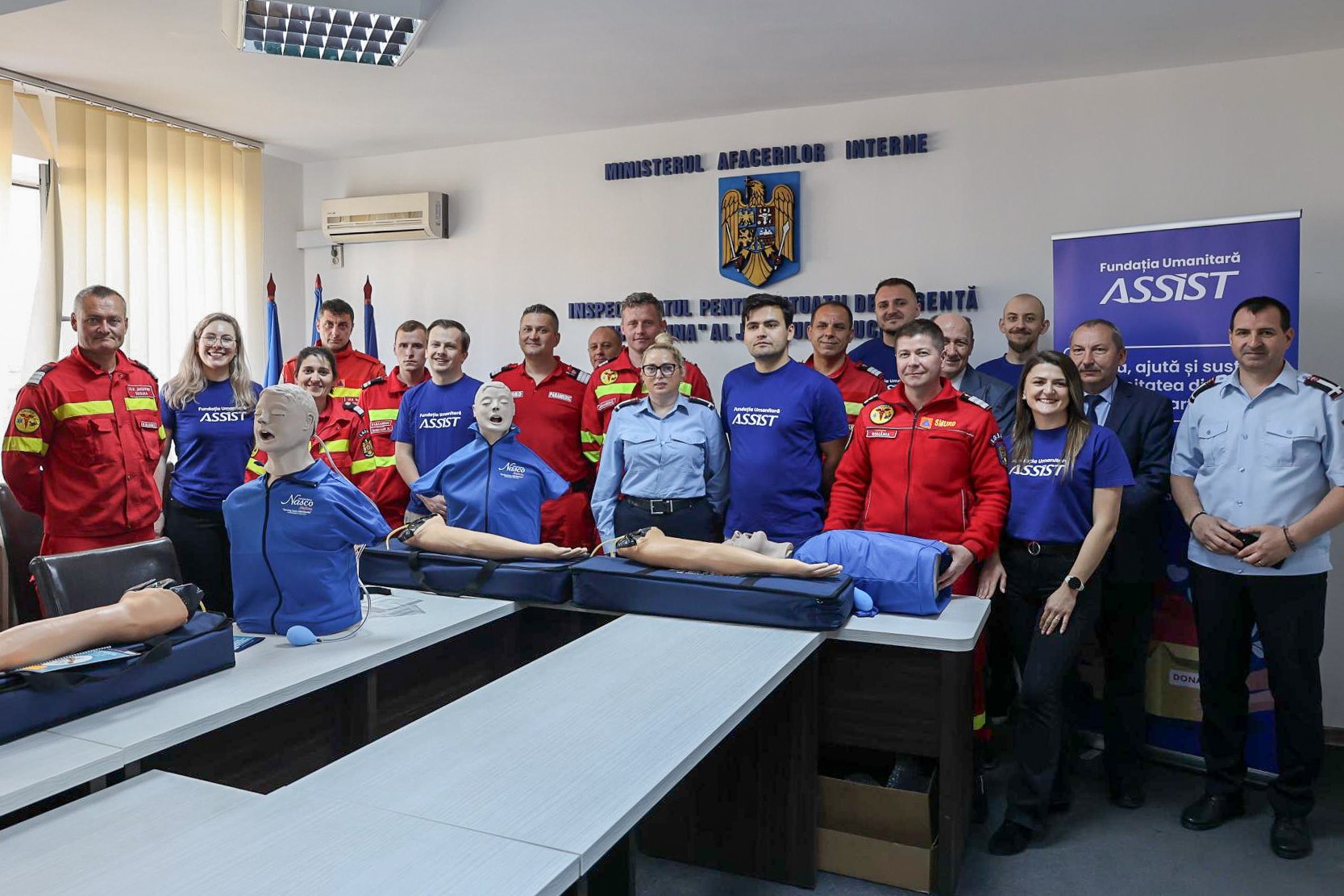 Group picture at the ISU donation event