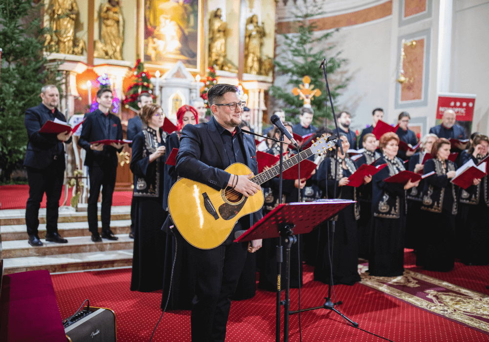 Donatii_de_74000_de_lei_pentru_sectia_de_pediatrie_la_Concertul_Caritabil_de_Craciun_organizat_de_Fundatia_Umanitara_ASSIST_Suceava