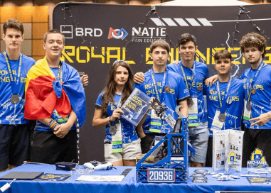 Fundația Umanitară ASSIST sprijină Royal Engineers, campioni la robotică în SUA 