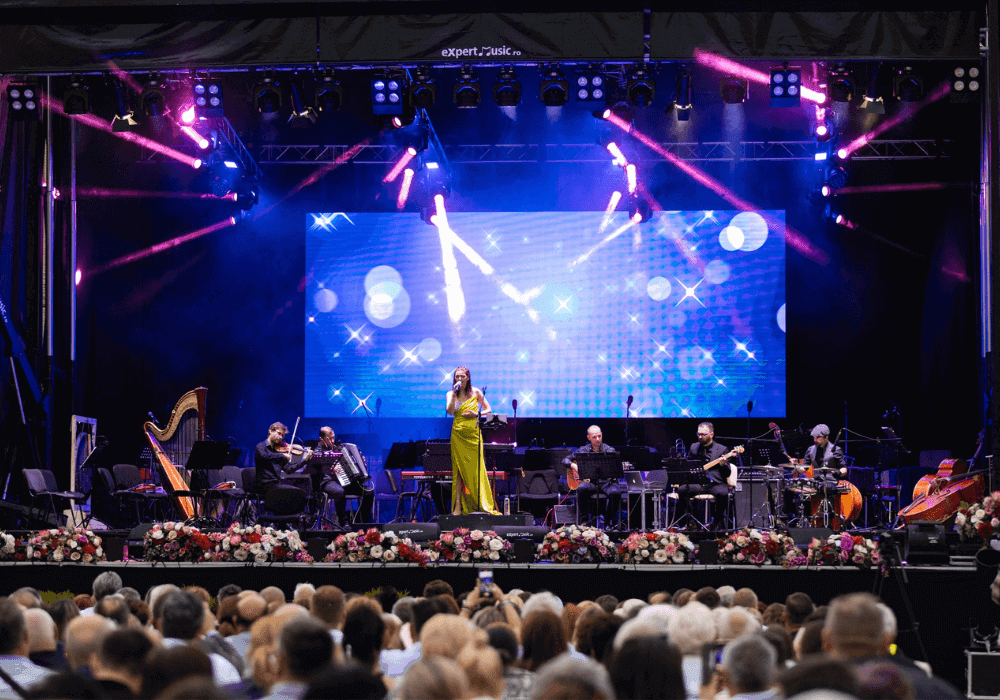 Premiu de Excelență în Educație, oferit de Fundația Umanitară ASSIST pe scena Simfoniilor de Toamnă - Fundatia Umanitara ASSIST - Suceava