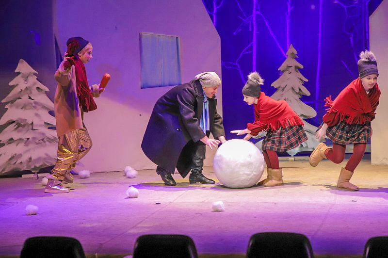 Fundatia Umanitara ASSIST - spectacol de teatru pentru refugiatii din Ucraina
