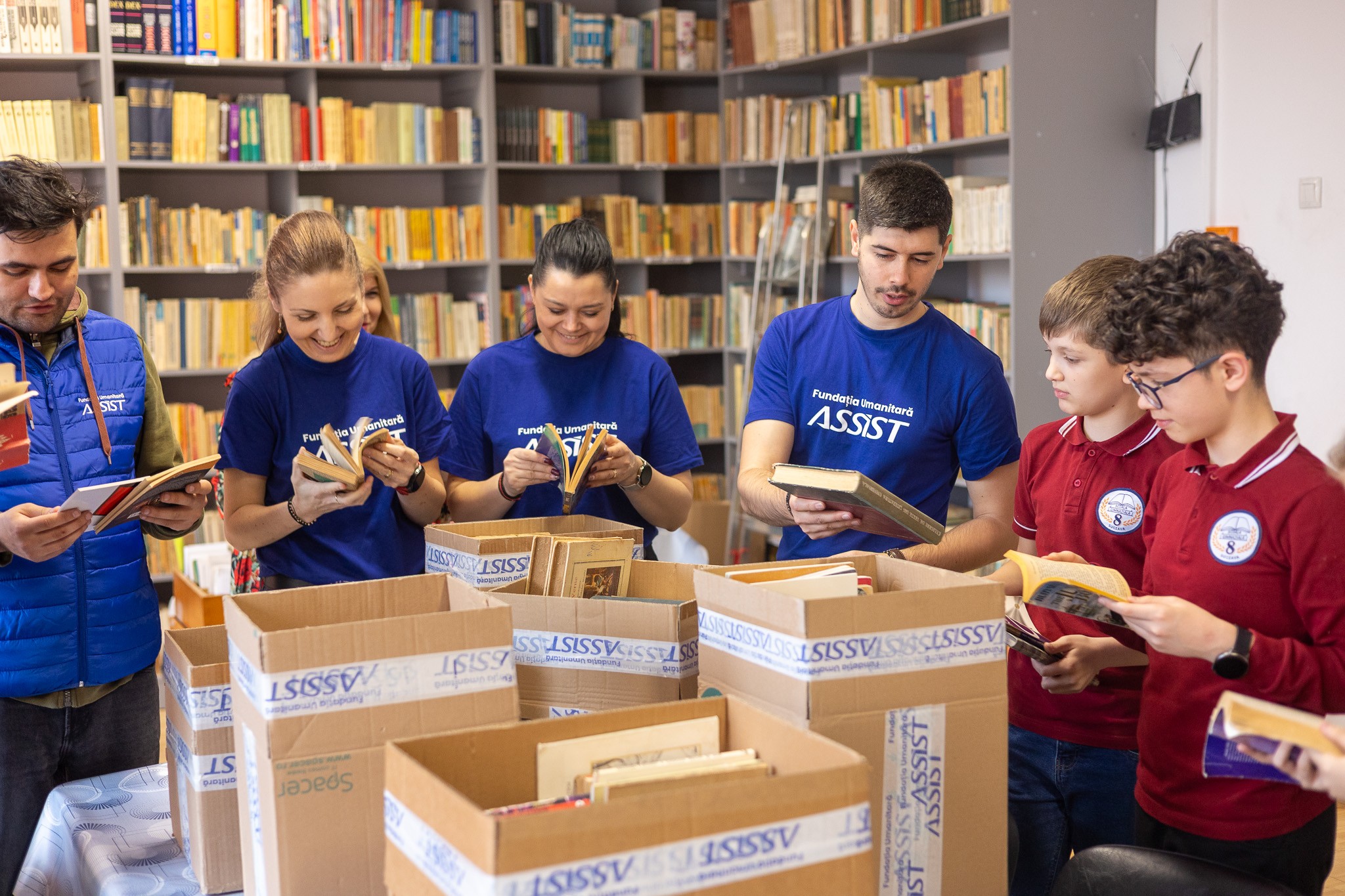 Ateliere_creative_cu_elevii_din_Suceava_de_Ziua_Internationala_a_Cartii_pentru_Copii_Fundatia_Umanitara_ASSIST