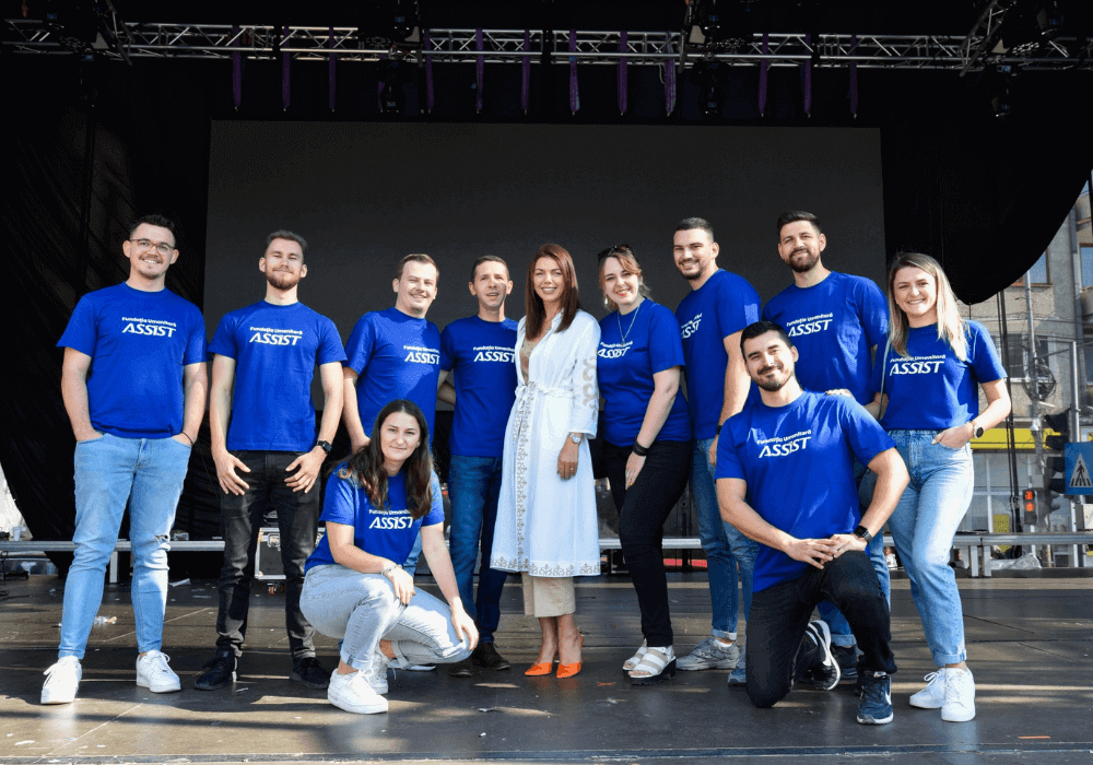 Premiu de Excelență în Educație, oferit de Fundația Umanitară ASSIST pe scena Simfoniilor de Toamnă - Fundatia Umanitara ASSIST - Suceava