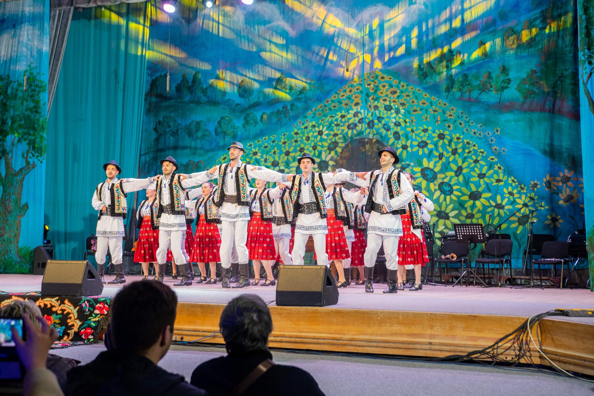 Spectacol_Aniversar_Arcanul_Fundatia-Umanitara_ASSIST_Suceava_9