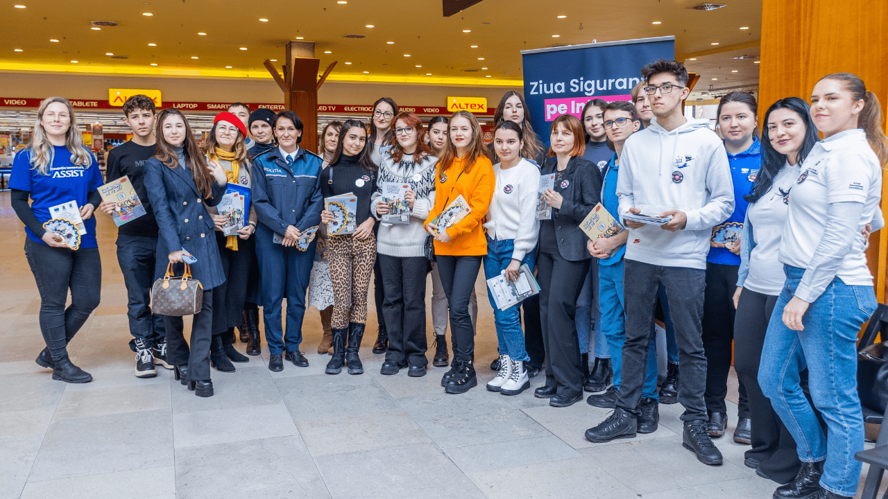 Fundația Umanitară ASSIST susține Educația pentru siguranță în era digitală - Suceava