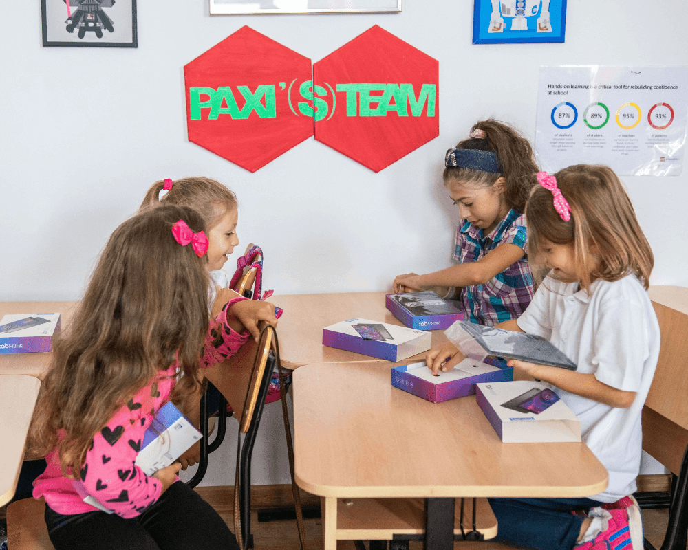 We equipped the robotics laboratory at Ipotești School! - Fundatia Umanitara ASSIST - Suceava