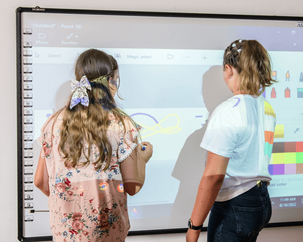 We equipped the robotics laboratory at Ipotești School! - Fundatia Umanitara ASSIST - Suceava