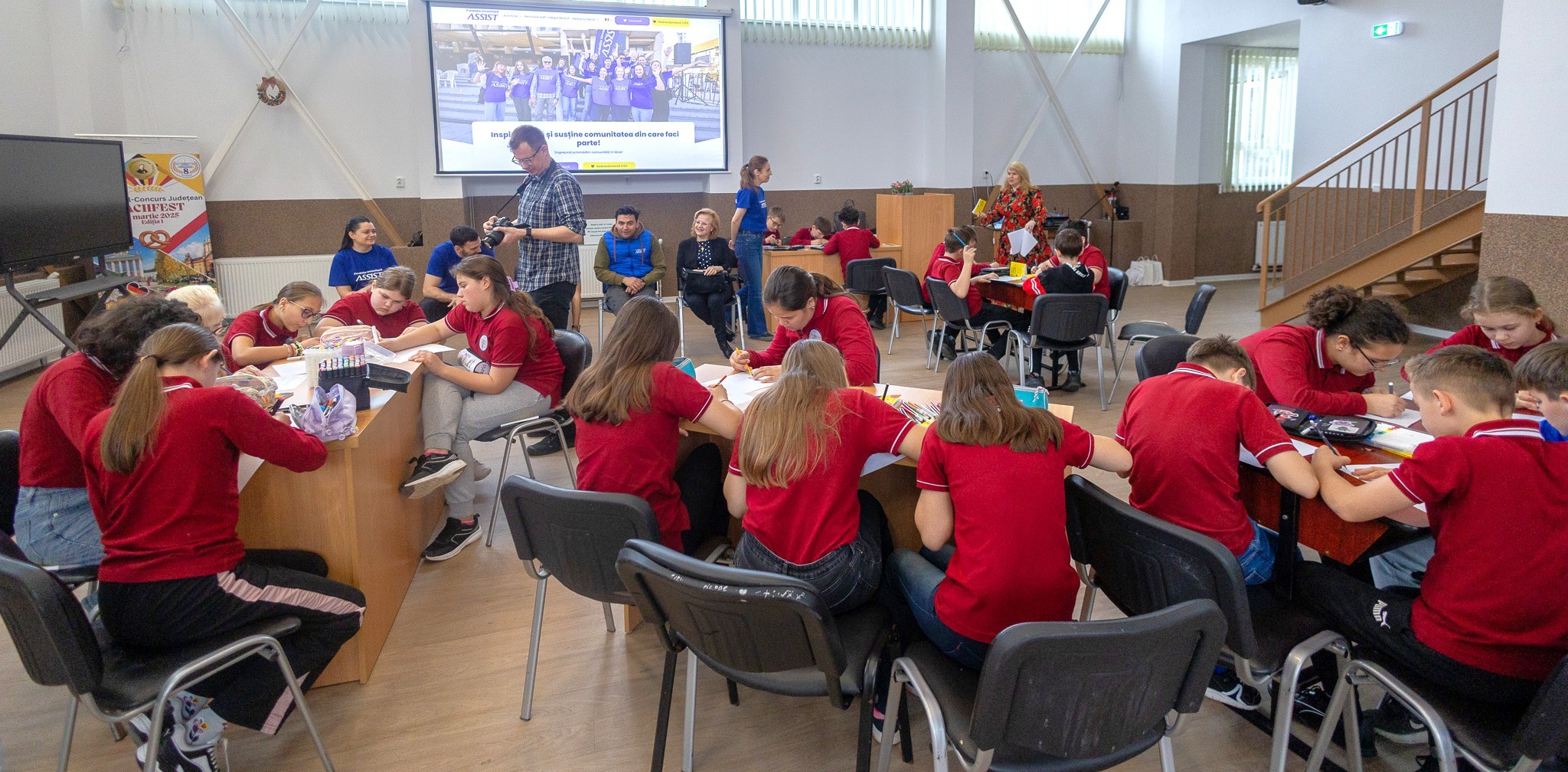 Ateliere_creative_cu_elevii_din_Suceava_de_Ziua_Internationala_a_Cartii_pentru_Copii_Fundatia_Umanitara_ASSIST