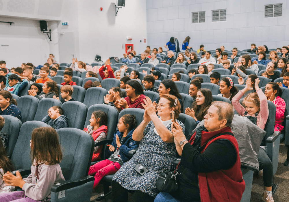 122 de ghiozdane donate la evenimentul Ritm și improvizație pentru o viață sănătoasă - Fundatia Umanitara ASSIST