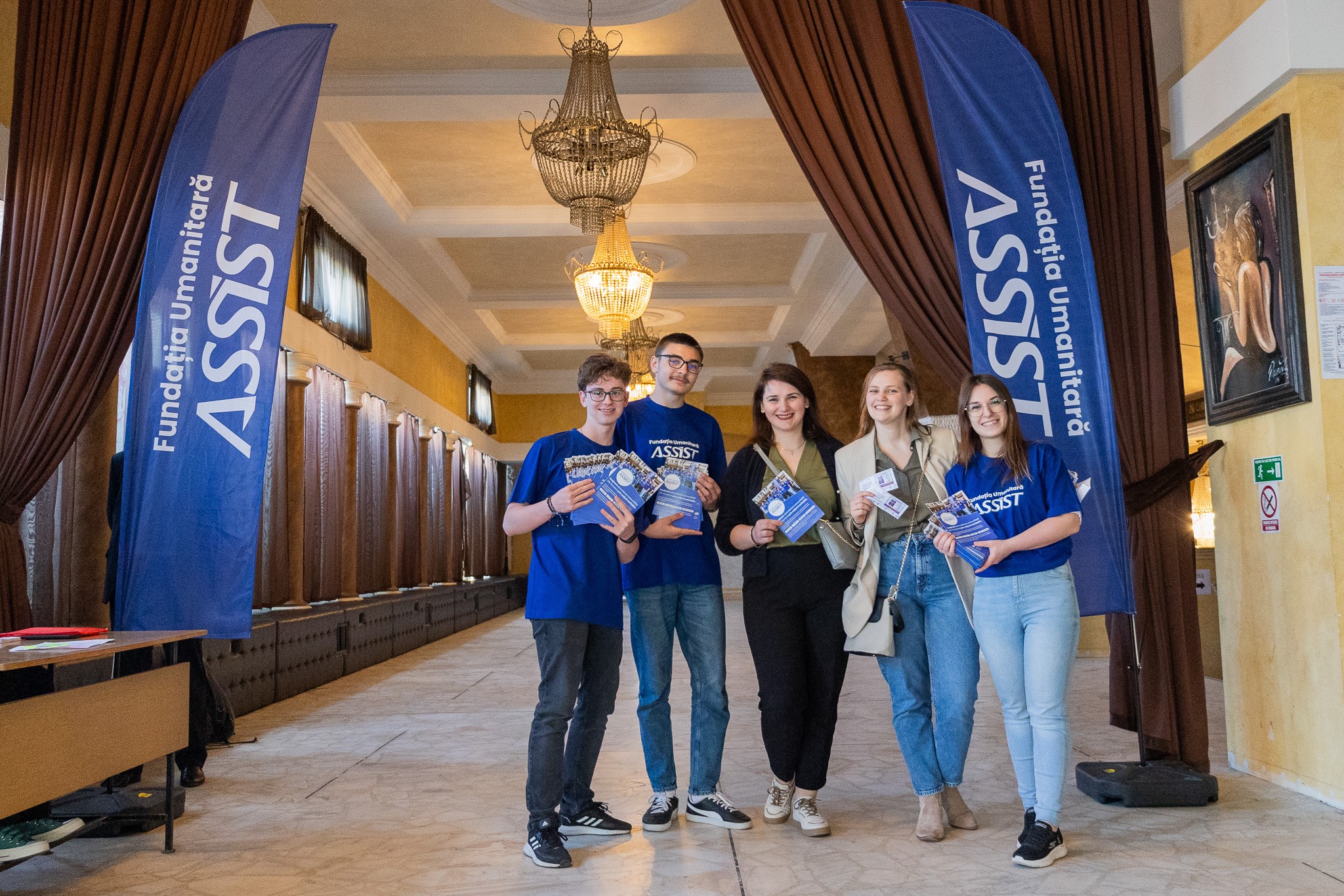 Voluntarii Fundatiei Umanitare ASSIST la Festivalul National ”Pe Obcina Neamului”