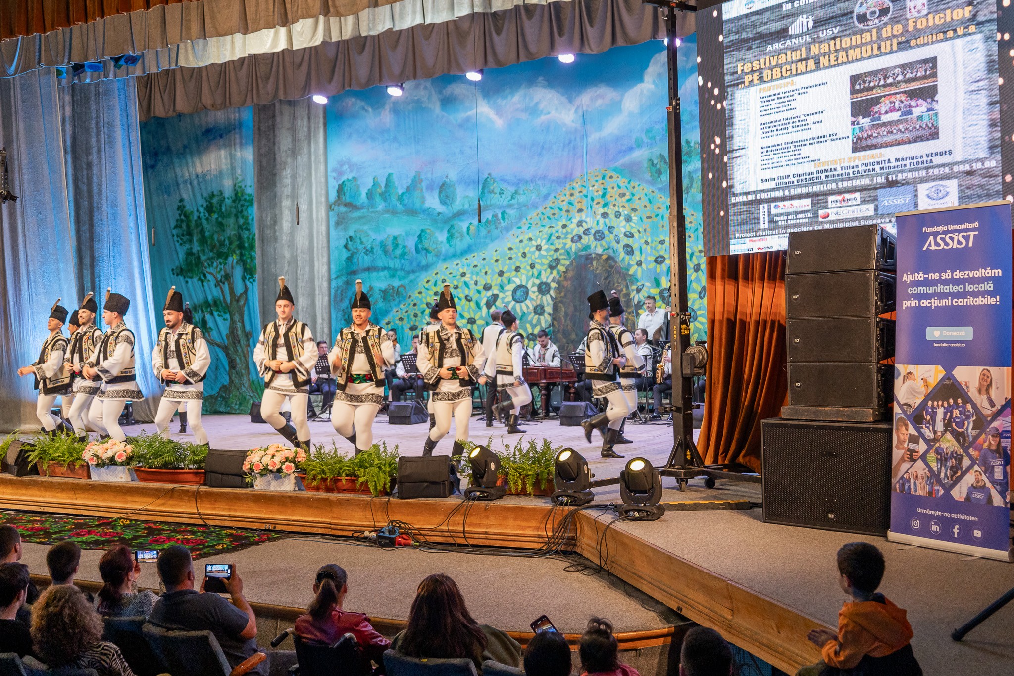 Moment artistic la Festivalul National ”Pe Obcina Neamului”