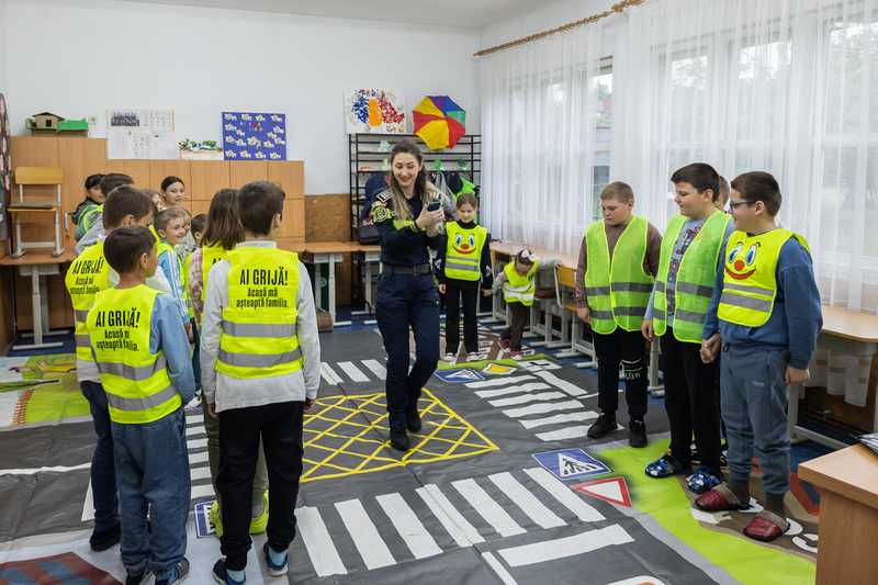 Caravana_Educationala_Fundatia_Umanitara_ASSIST_4