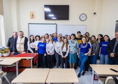 Fundația Umanitară ASSIST supported the modernization of a SMART classroom at "Nicu Gane" National High School in Fălticeni 