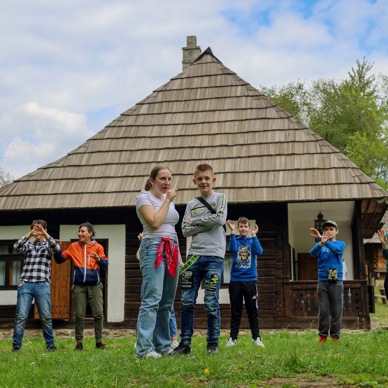 Vanatoare_de_comori_pentru_elevii_de_la_Scoala_Gimnaziala_Bainet_Fundatia_Umanitara_ASSIST